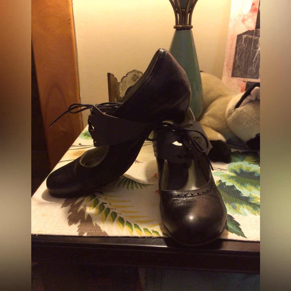 Vintage John Fluevog Mary Jane heels